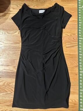 Ronni Nicole Black Ruched Short-Sleeve Midi Sheath Dress